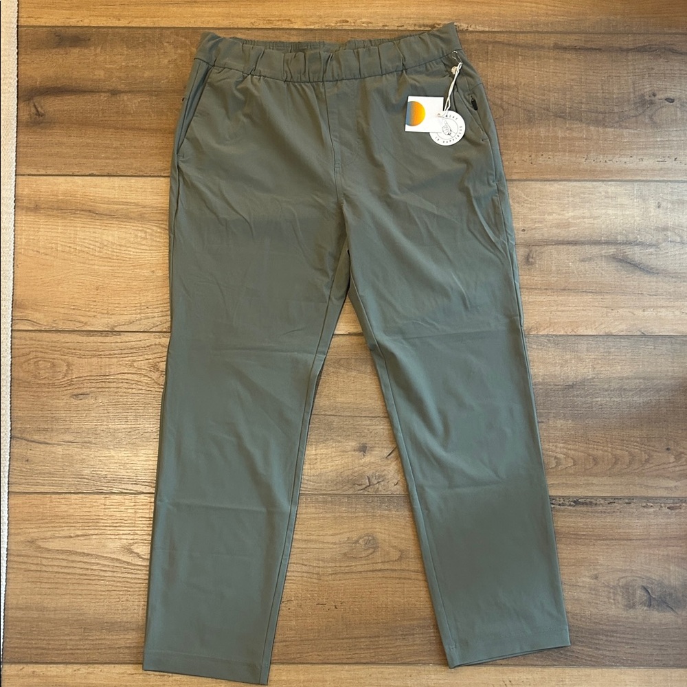 Vuori Women’s Khaki Chino Joggers